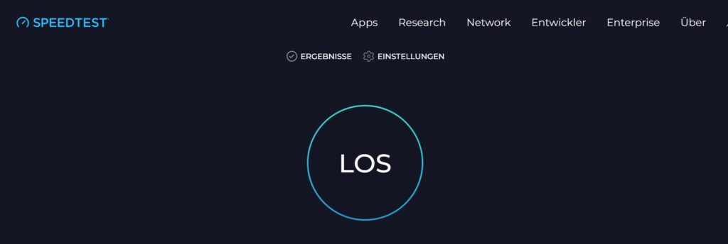 Geschwindigkeitsmesser zeigt hohe Werte, repräsentativ für die besten Speedtest-Seiten im Internet.